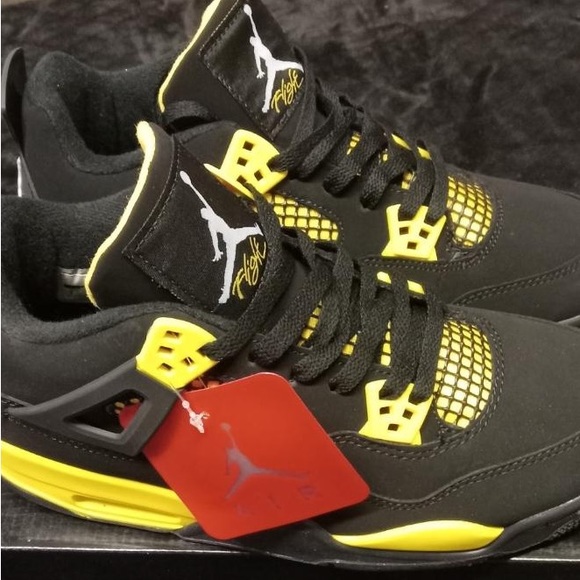 Jordan 4 - Picture 2 of 5